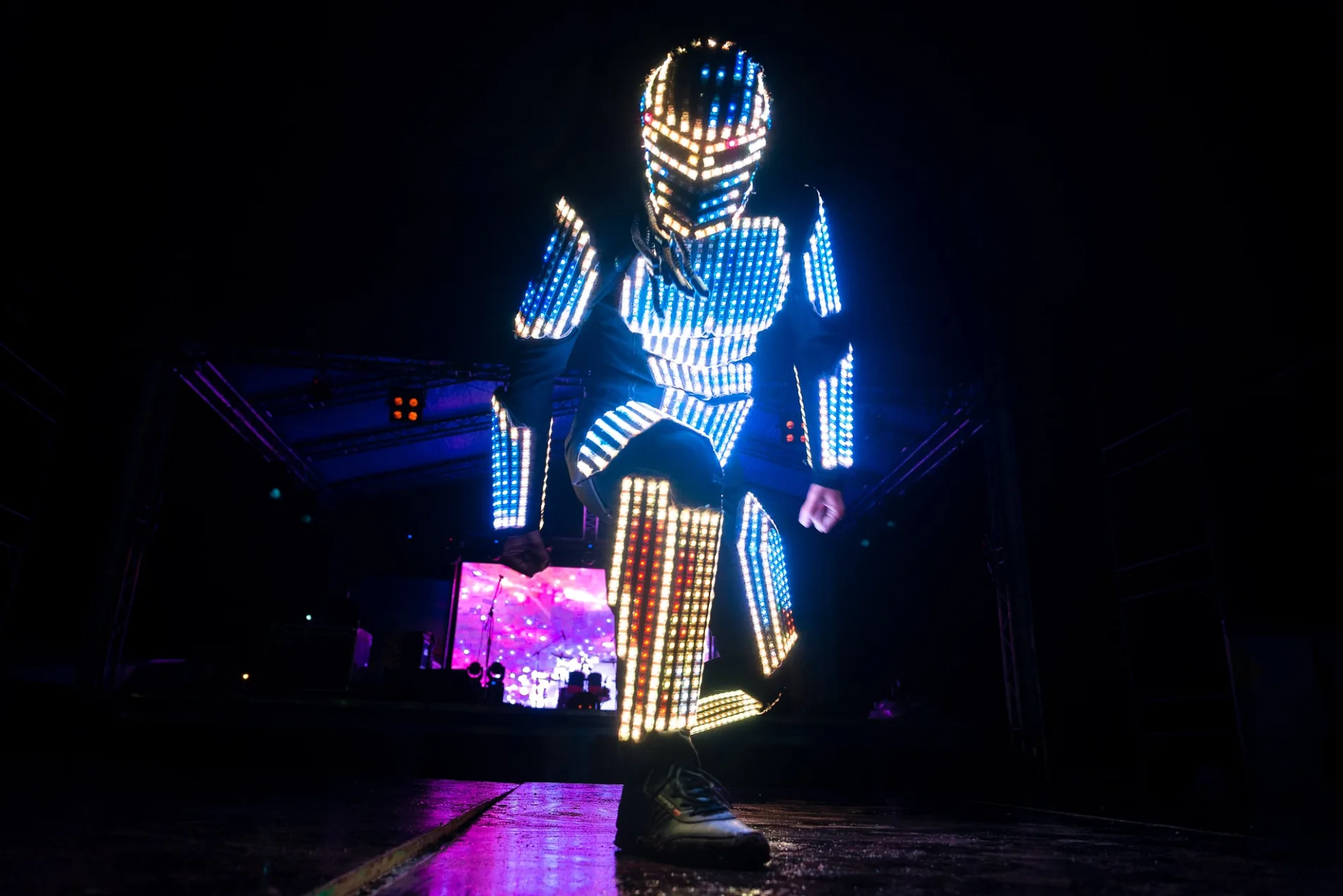 Световое шоу Pixelman на сцене