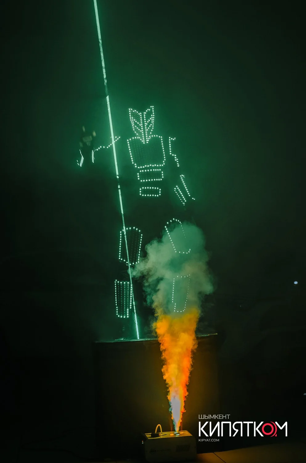 Laserman с лазерами и дымовым эффектом